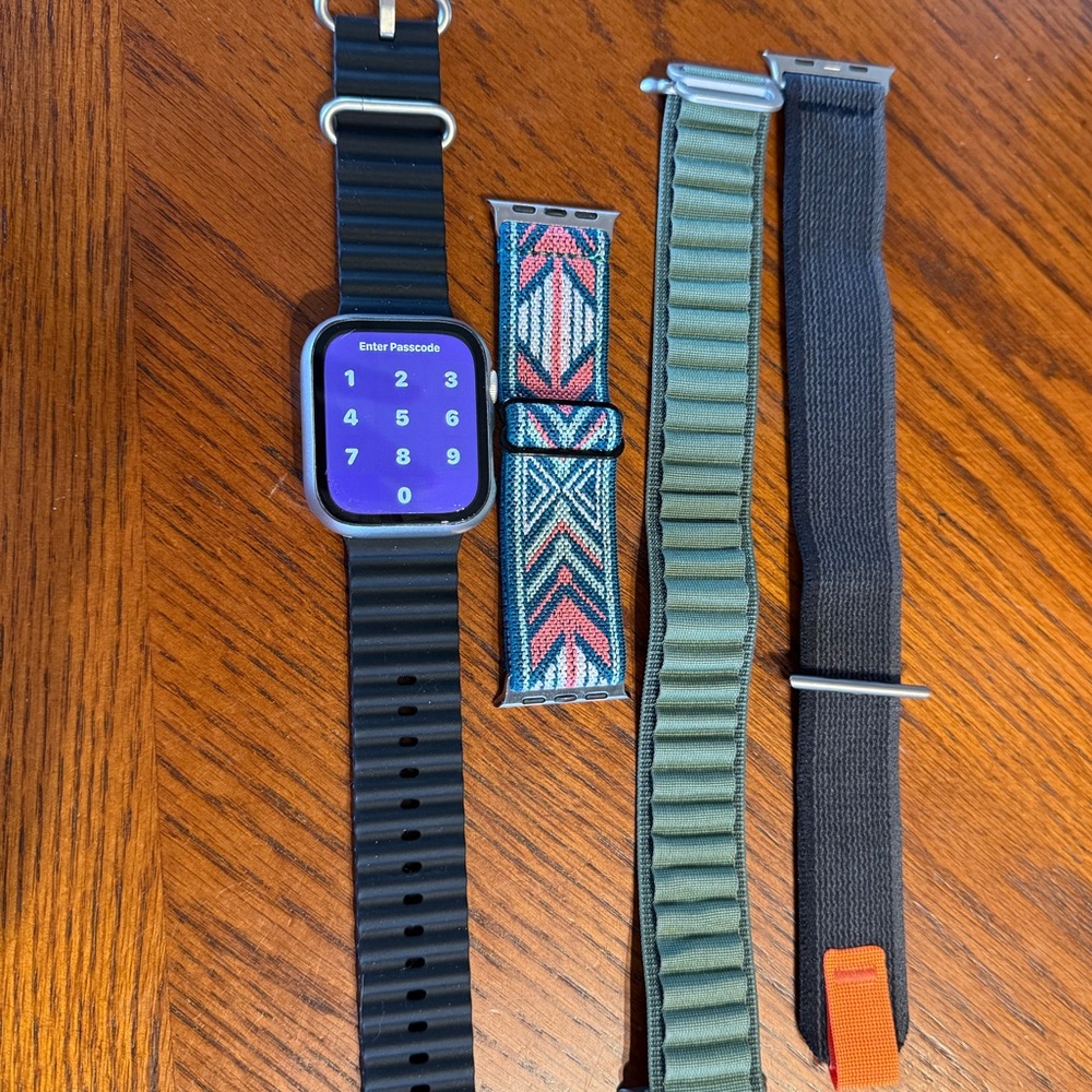 Apple Watch Series 8 45mm. Battery health life of 86%